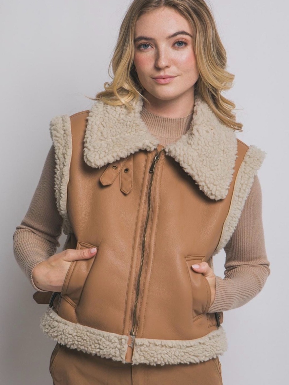 Womens Faux Shearling-Lined Leather Vest - Tan